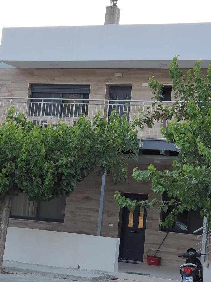 Corner Apartment *
